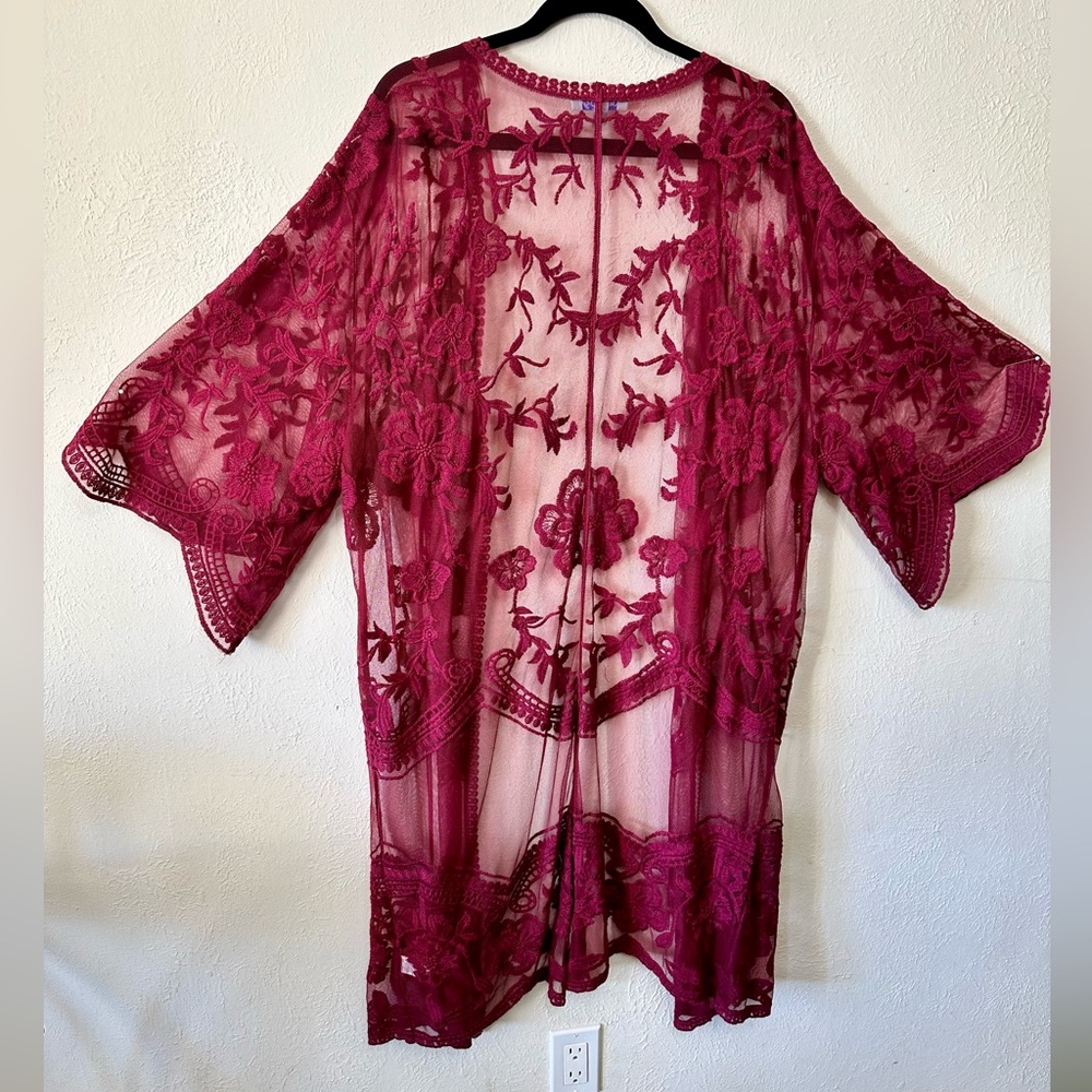 She & Sky lace duster, kimono, lingerie topper, swimsuit coverup. Size M/L.